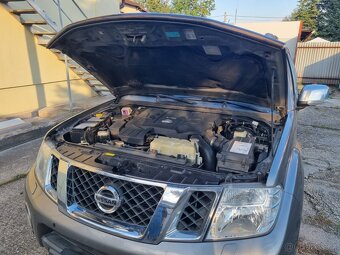 Nissan Navara 3.0 V6 dCi 170 kW Automat 4x4 - 4