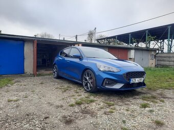 Ford Focus ST 2.3 rok 2021 - 4