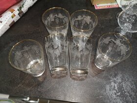 Sklo broušené, skleničky starožitné, váza - 4