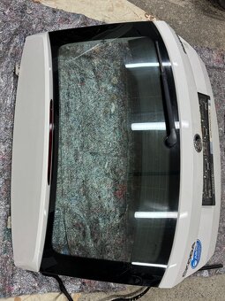 Škoda fabia 3 - kompletní kufrové páté dveře - 4