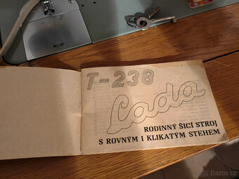 šicí stroj Lada - 4