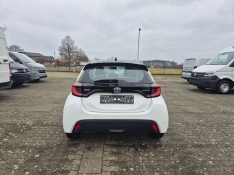 Toyota Yaris hybrid - 4