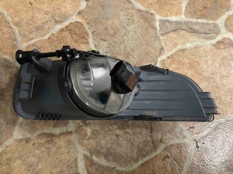 Pravá mlhovka Škoda Superb II originál - 4