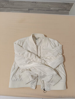 Různé oblečení+přilba - 4