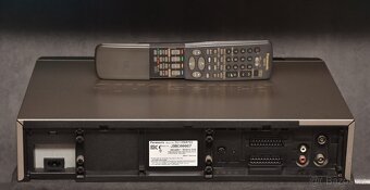 PANASONIC NV-HD 687 - 4