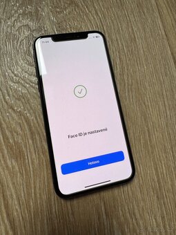 Apple iPhone Xs 64GB Černý - 4