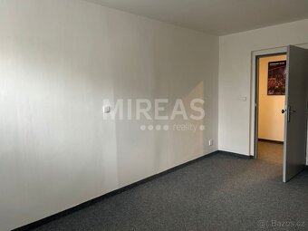 Veleliby, pronájem patra kanceláří 150 m2, okr. Nymburk - 4