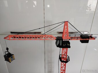 Jeřáb na dálkové ovládání výška 110 cm - 4