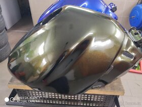 Nádrže Yamaha YZF R1 98,99 - 4