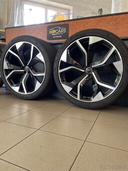 Alu kola pro Audi Q8 R23” s pneu 295/35/23 - 4