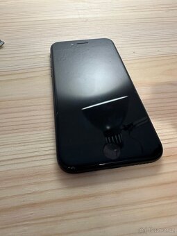 Apple iPhone SE 2020 64GB v záruce - 4
