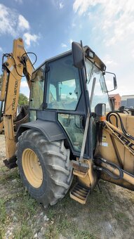 Traktor-nakladač Ford 675D - 4