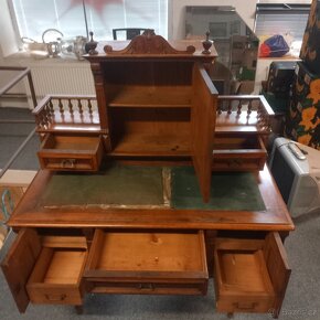 Starožitný stůl. - 4