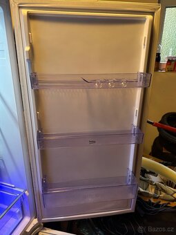 Vestavěná lednice s mrazákem - 4