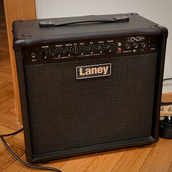 Laney LX35R – kytarové kombo 30W, jako nové - 4