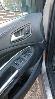 Ford kuga 2.0 TDI Vignale - 4