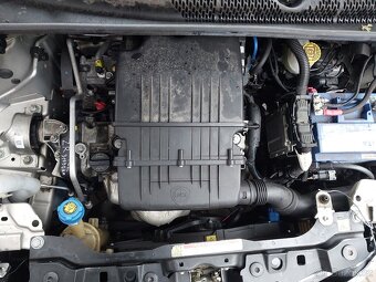 Lancia Y    2015 - 4