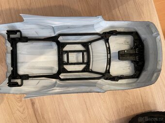 Traxxas Sledge 1:8 RTR modrý - 4