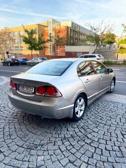 Honda Civic 8 Sedan 1.8vtec - 4