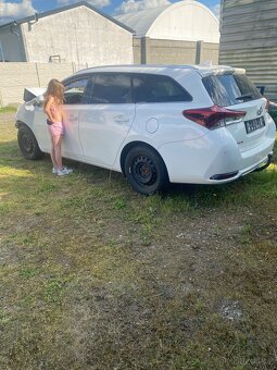 Toyota Auris - 4