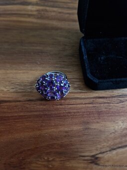 Krásný nový stříbrný prstýnek s fialovými amethysty - 4