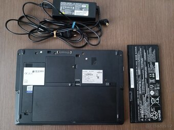 Fujitsu LifeBook U749 - Intel Core i7, 16GB RAM, 512GB SSD - 4