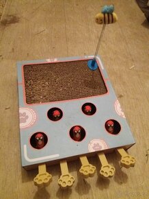 Hračka a skrabadlo pro kocky - 4