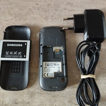 SAMSUNG TLAČÍTKOVÝ - 4