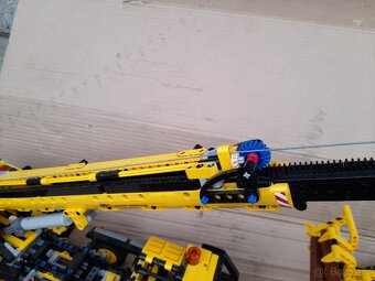 Lego pojízdný jeřáb 42108 a pásový čelní nakladač 42094 - 4