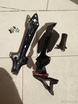 OEM držák SPZ Daytona 660 - 4