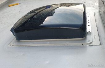 střešní okno s ventilátorem s manuálním ovládáním - 4