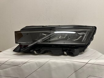 Octavia 4 lift světlo - 4