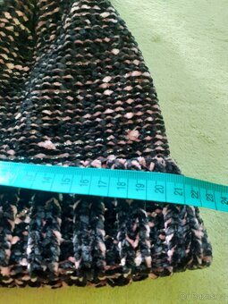 Dámská zimní čepice MOHITO - 4