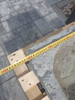 Kamenné koryto-květináč - 4