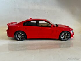Dodge Charger SRT Hellcat 2020 1:18 red - 4