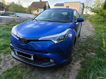 Prodám Toyotu C-HR, 1,2 benzín, 12/2017 - 4