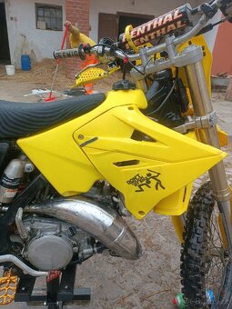 Suzuki rm125 - 4