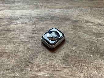 Apple Watch 8 41mm Cellular - 4