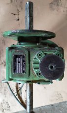 Elektromotor s převodovkou - 4