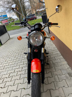Triumph Bonneville 900 - 4