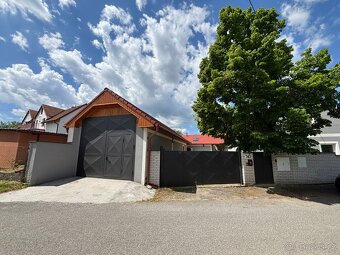 Dvougenerační dům 300 m2 s velkou garáží 80 m - 4
