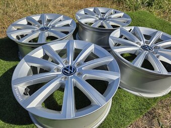 Pěkné orig.alu kola VW T-ROC, Škoda KAROQ 17" 5x112 - 4