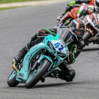 Yamaha r3 - 4