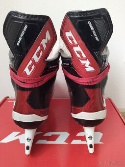 Prodám brusle CCM JetSpeed FT485 3.5/38 - 4