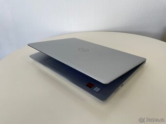 Dell Inspiron 15 5570 – i7 / 16 GB / 256 GB SSD / Radeon - 4