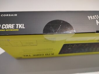 Corsair K70 core TKL RGB wired mechanická klávesnice - 4