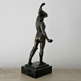 STAROŽITNÁ BRONZOVÁ SOCHA - GLADIÁTOR - 4