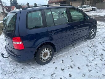 Volkswagen Touran - 4