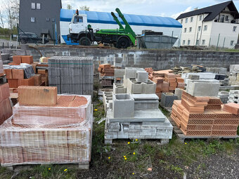 Stavební materiál - cihly, tvárnice, dlažba atd. - 4
