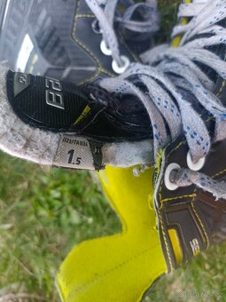 Dětské hokejové brusle Bauer Supreme s 35 - 4
